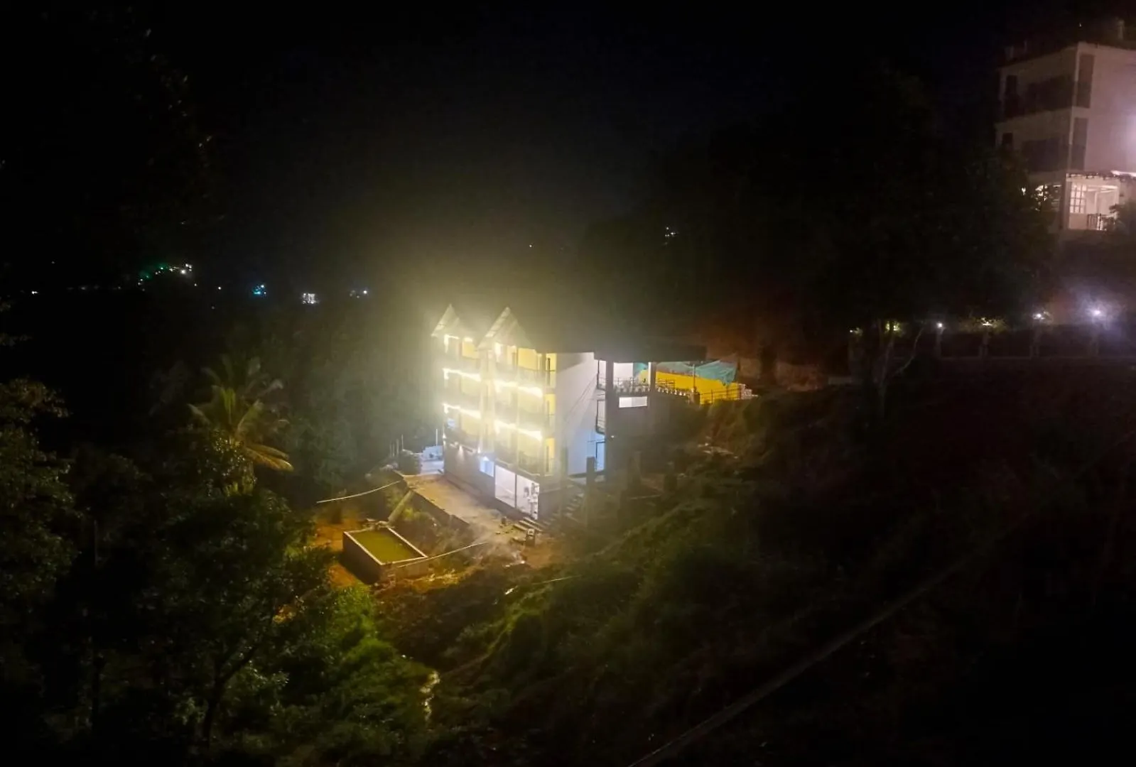 Munnar Misty Blow Hotel Resort